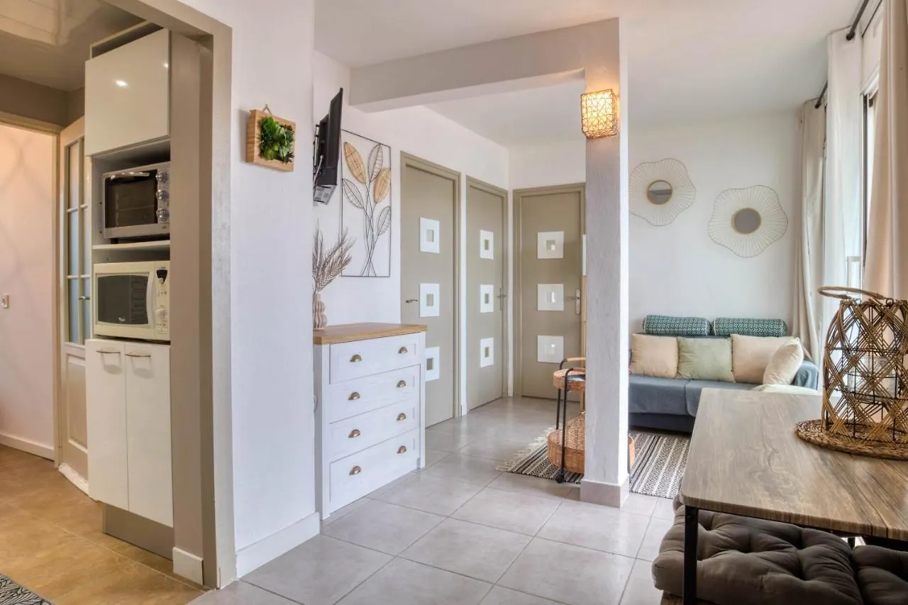 Apartment Derbi Apartament Per 5 Persones Amb Piscina Comunitaria A Prop Del Port D'Aro I De La Platja Platja d'Aro Spain